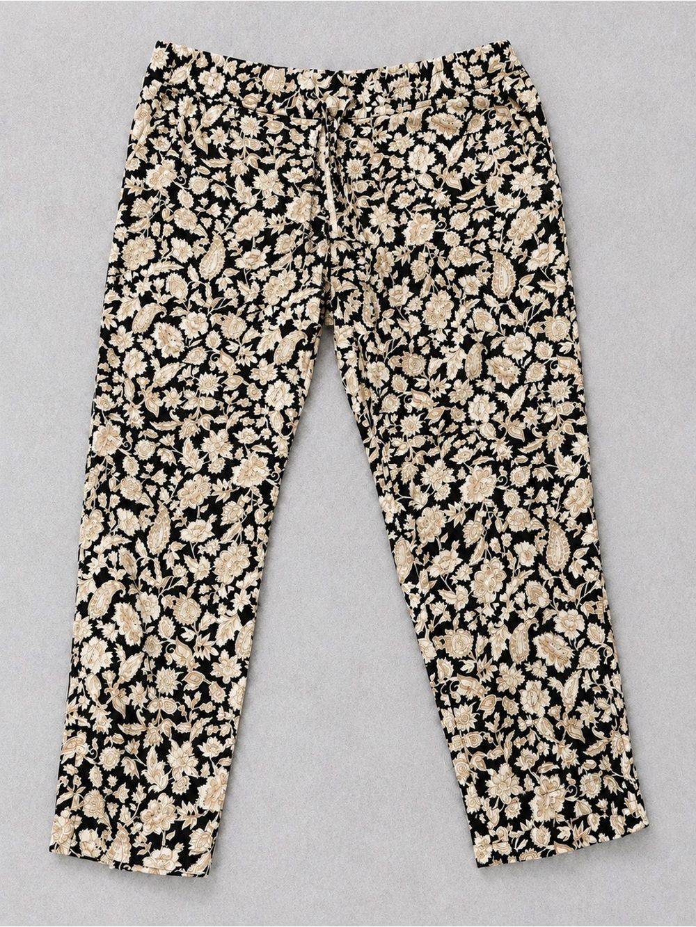 Old Navy Black and Cream Floral Pull-On Capris